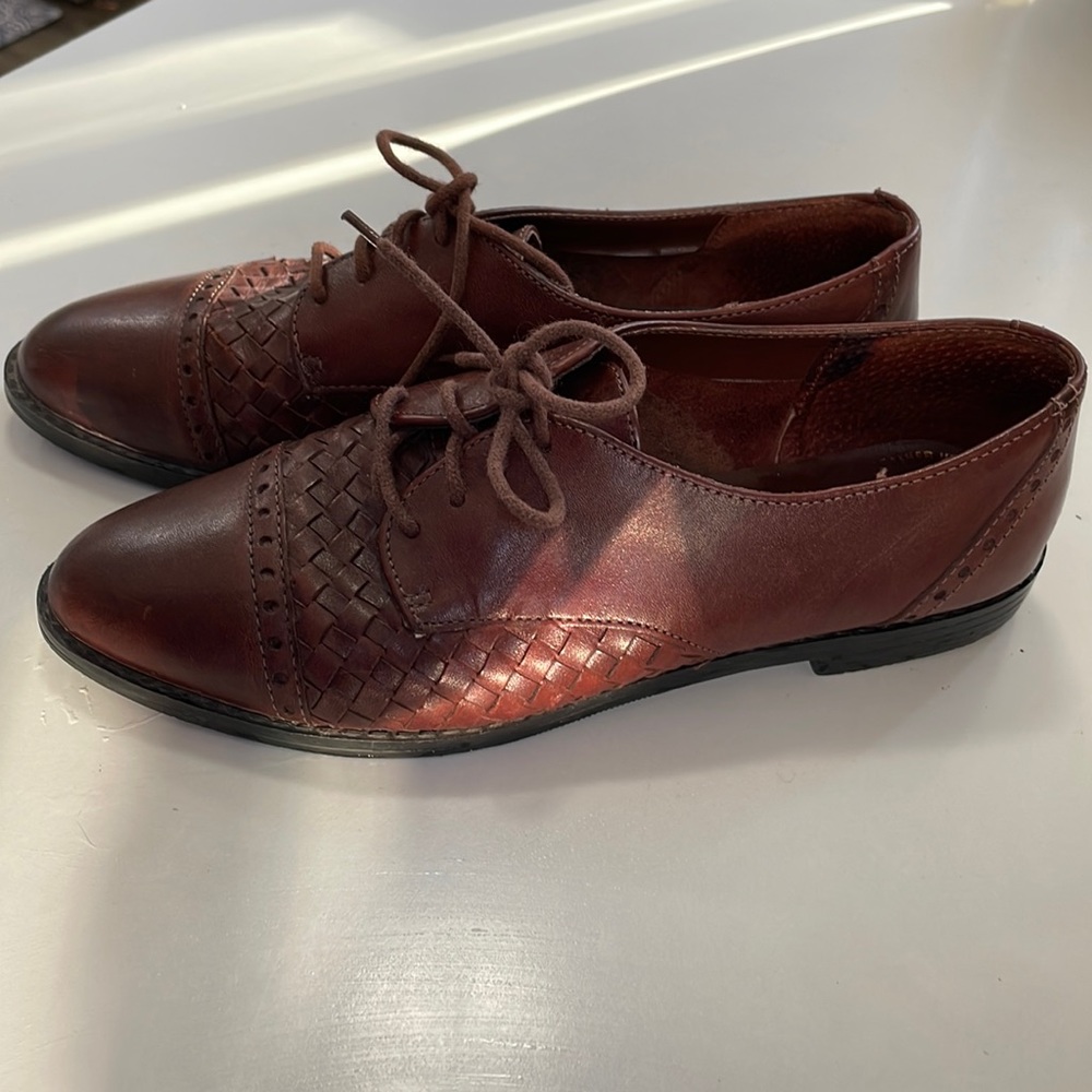 Brown woven leather oxfords
